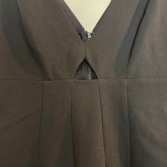 Alice + Olivia Women's Size 4 Black 'Yve' Cutout Sleeveless Sheath Dress - Picture 14 of 14